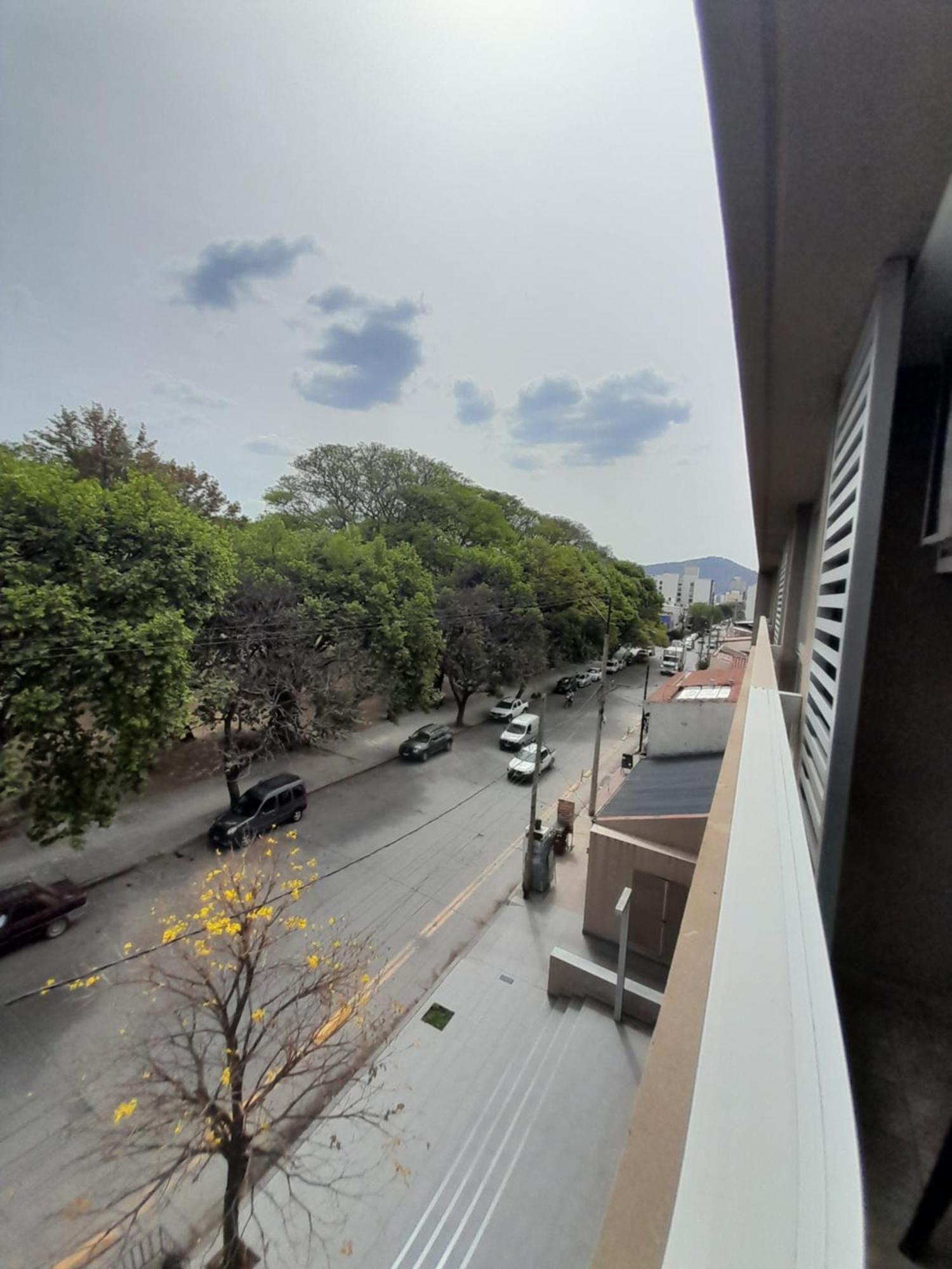 Departamento Centrico Plaza Alvarado Con Cochera Сальта Экстерьер фото